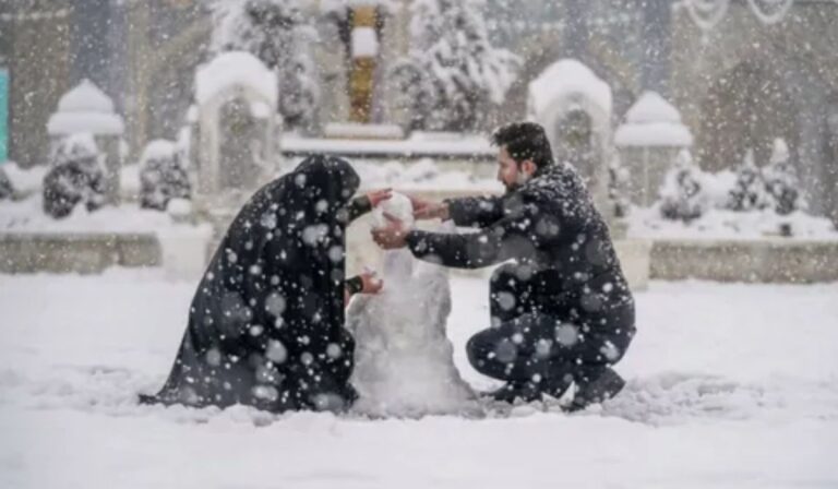 Snowball Kiss Meaning